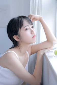《年轻的女教师》